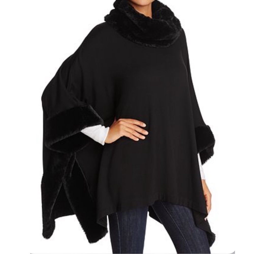 Capote Sian Faux-Fur Trimmed Poncho size S/M